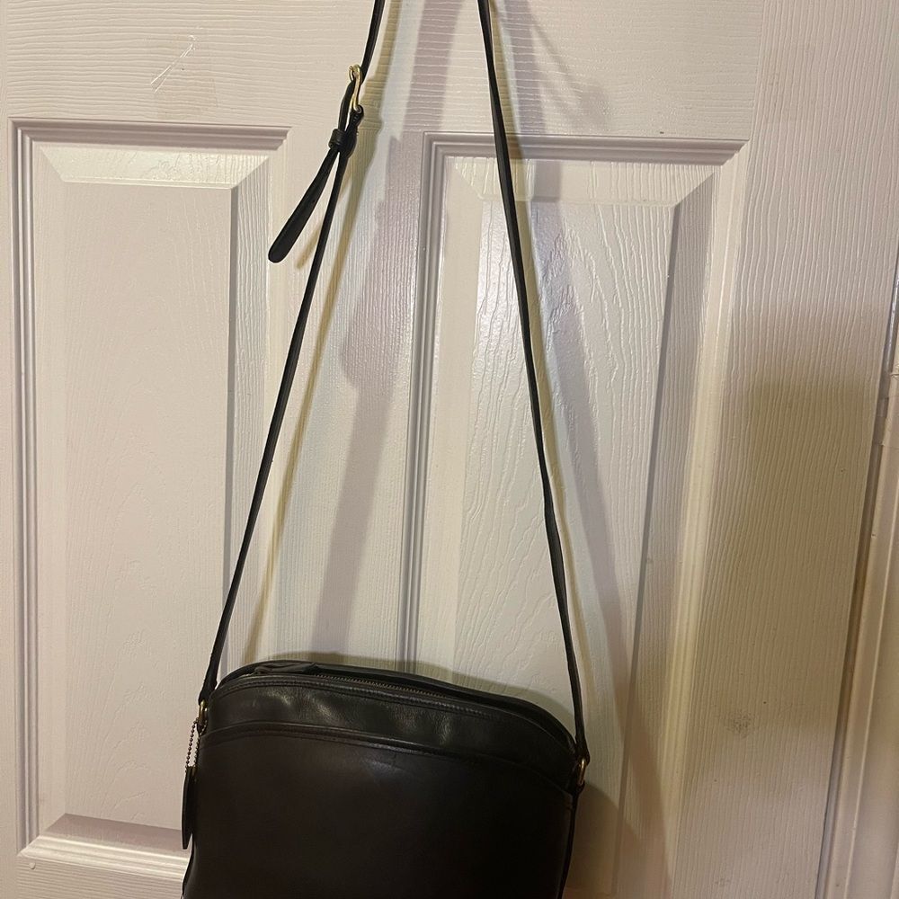 Vintage Coach 9976 Black Leather Crossbody Bag  adjustable strap Brass hardwares - Picture 11 of 14
